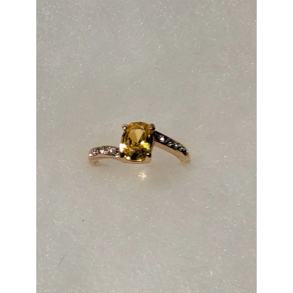 Gold Tone Costume Jewelry Ring